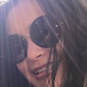 Meet your Posher, Ida